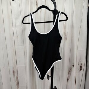 Love & Sports Women’s Small Black White Trim One Piece Swim Pool Beach Summer 🖤